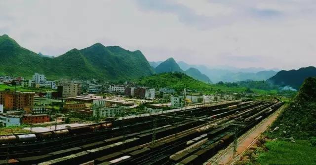 最快的火车都在这里 开往草海的旅游专列草海号 铜仁市 玉屏县