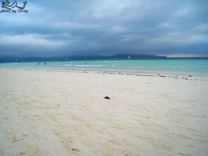 这就是长滩岛最著名的白沙滩(white beach.