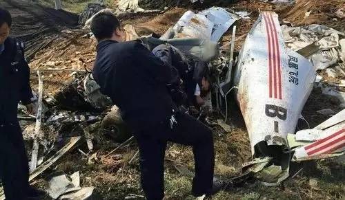 宝鸡一小型飞机坠毁 机上两人当场死亡