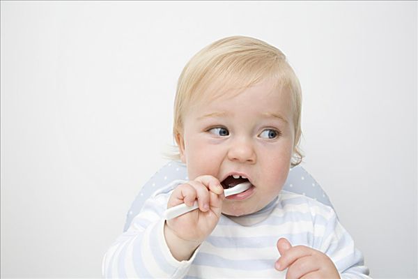 从小关注牙齿健康，让孩子受益一生