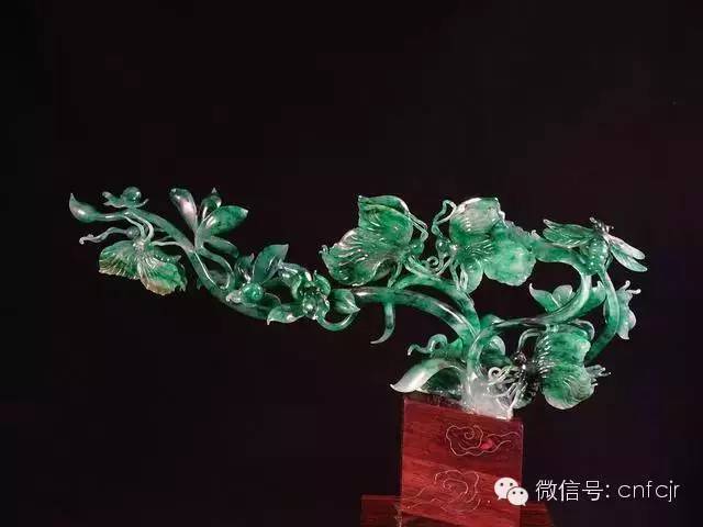 叶金龙顶级翡翠作品《花之恋》