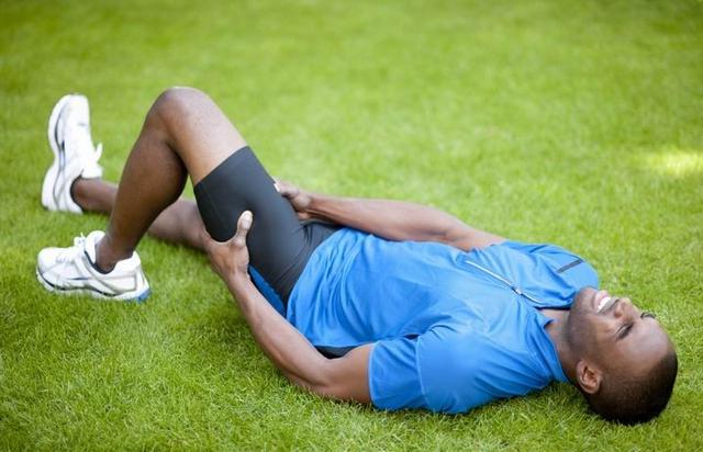 经常腿抽筋答:腿抽筋又叫腓肠肌痉挛,是发生于一侧下肢的肌肉抽动,有