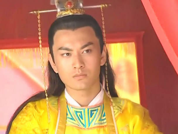 记得是在大汉天子之前拍的,主角是苏有朋和王艳当时黄晓明还没有红
