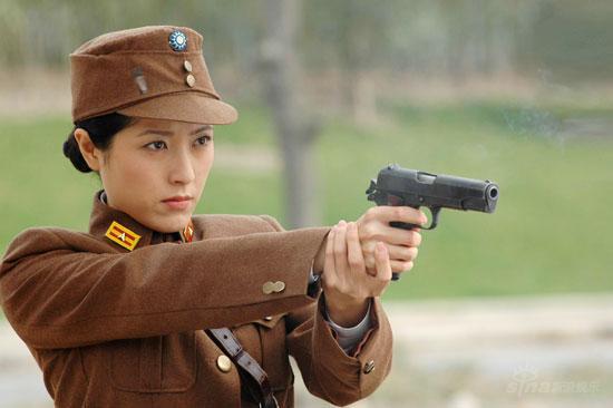 13秋瓷炫《最后一战》,南韩美女还是穿美式军装亮眼14