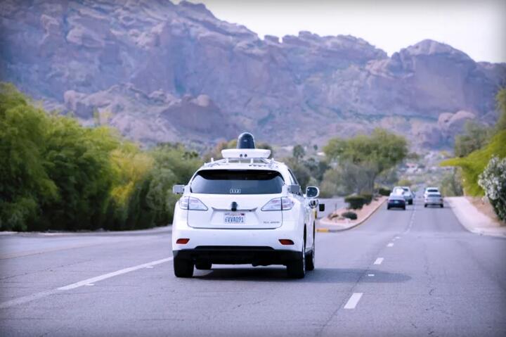 谷歌自动驾驶汽车图片