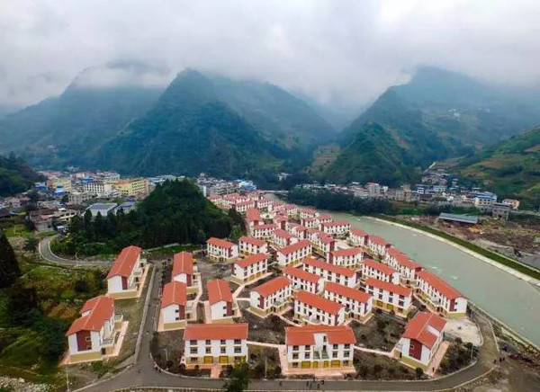 今天,一起转发,祭奠芦山地震逝去同胞,为新芦山点赞