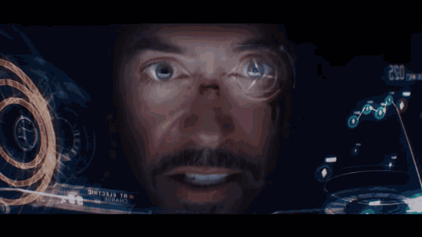 《钢铁侠3》中有一幕托尼·史塔克进行空中救援的画面,贴心的贾维斯不