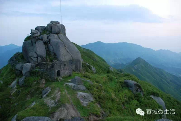 是驴友们一个不错的游玩之地扶苍山4从东塔岭远眺桂阳城全景之美,欣赏