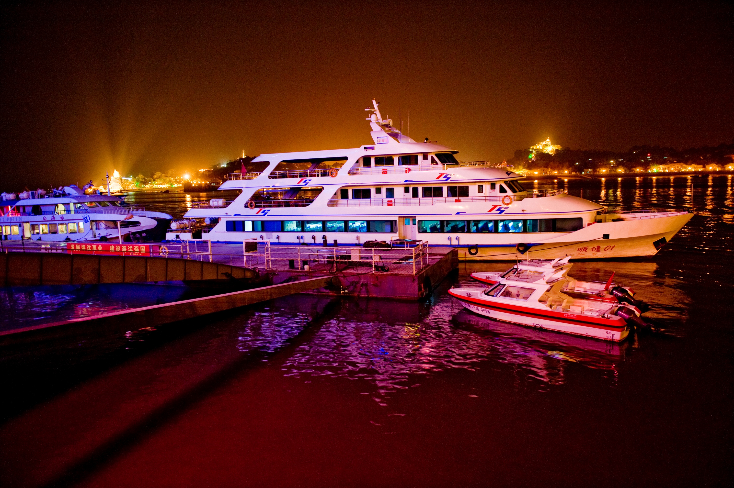 厦门海边夜景图片图片