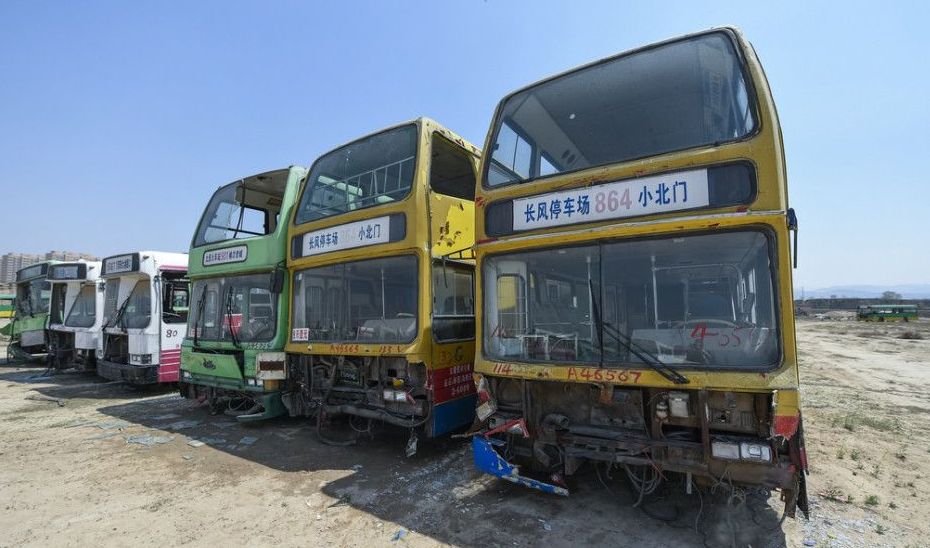 太原惊现公交车坟场场面壮观