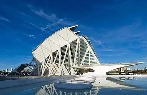 2004年雅典奧運會場館 巴倫西亞科學城,包括了水族館,天文館和藝術