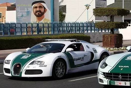 迪拜出租车是什么车图片