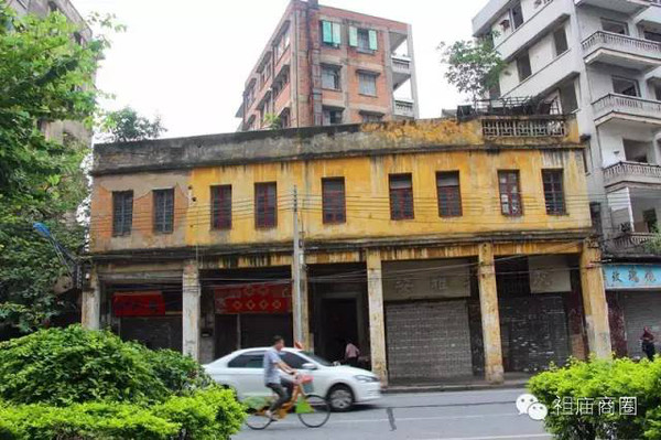 禅城闹市中的旧街"筷子路,老人老街红挥春成就美丽旧年华!