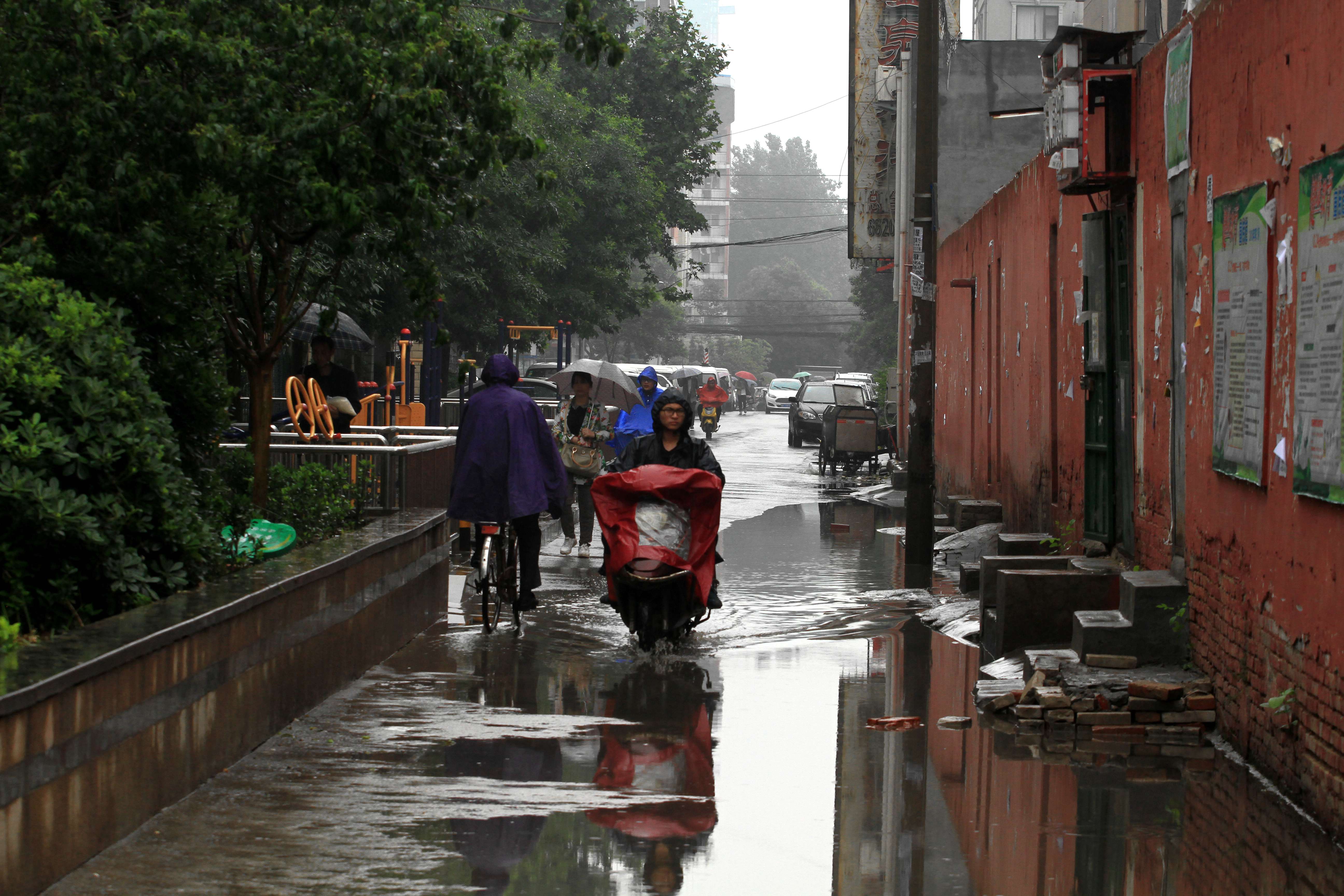 武汉千家街小雨图片