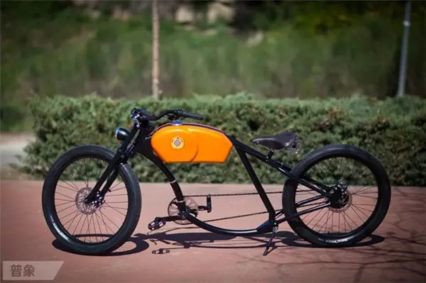 4 otor 复古风电动自行车这款电动车完全采用集成太阳能电池板充电
