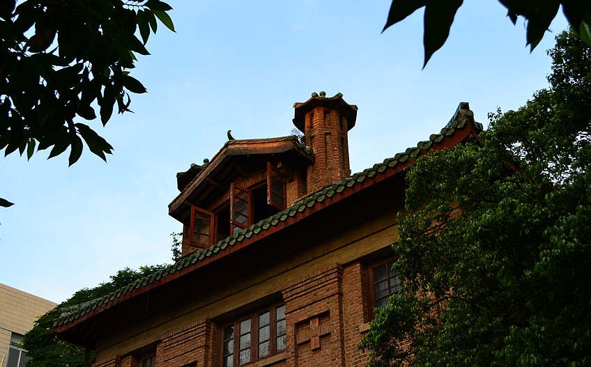 探访中国十大最美校园之中山大学