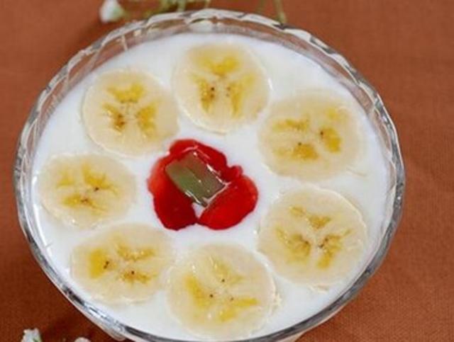 水果减肥食谱四,香蕉酸奶