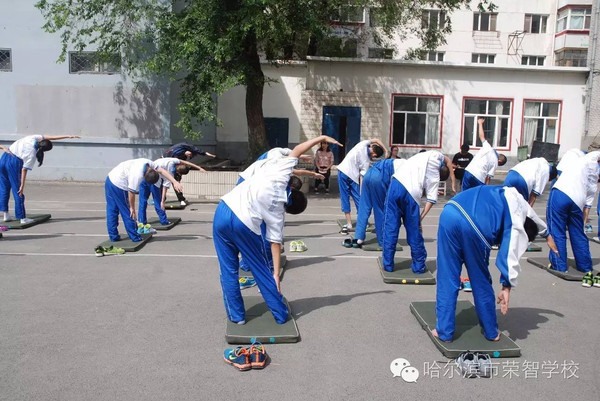 小学体育教案网_小学二年级体育教案下载_小学体育教案word下载