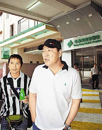公开患上鼻咽癌2004年10月22日——成奎安亲口证实患上第二期鼻咽癌