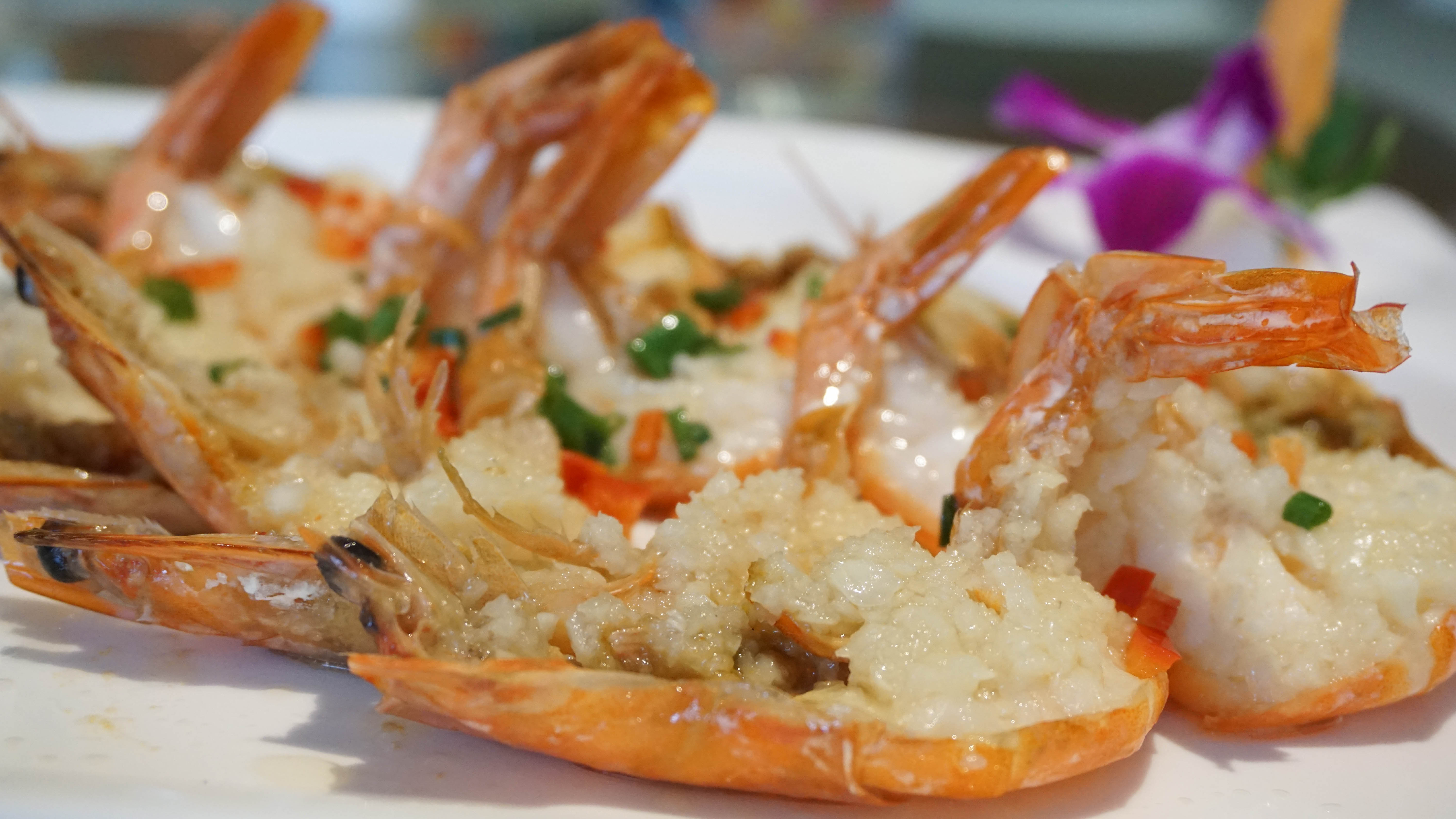 什锦海鲜拼盘,煎多宝鱼,鲜虾三明治都是颜值高味道赞的菜品