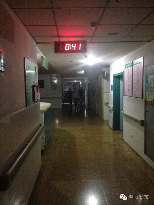医院照片真实晚上图片