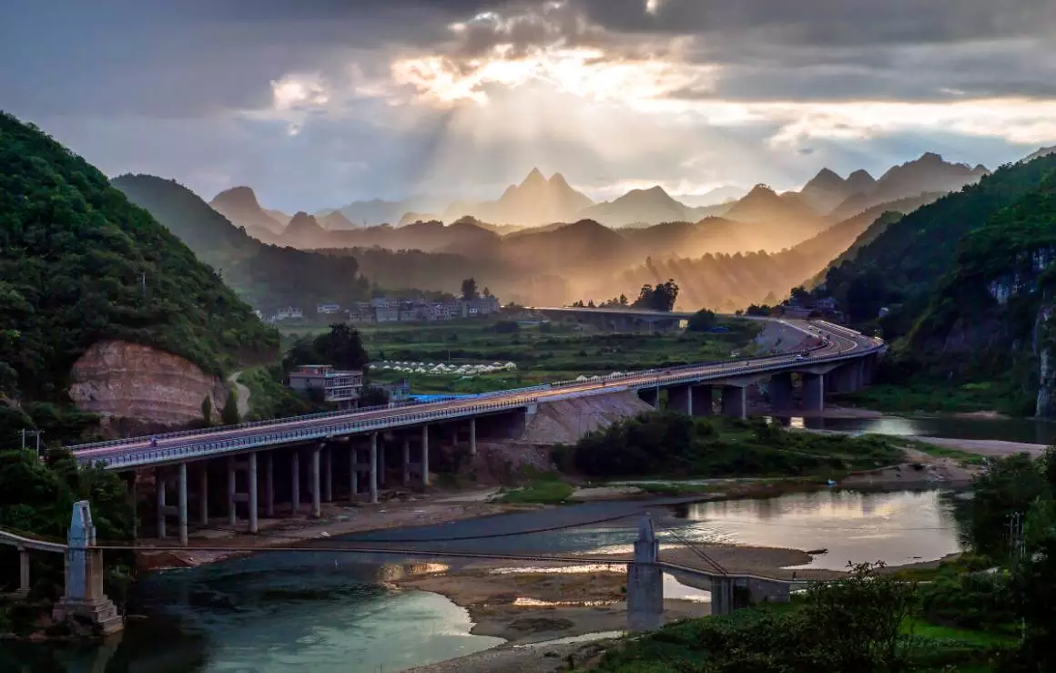 一条路的美丽——滨江大道