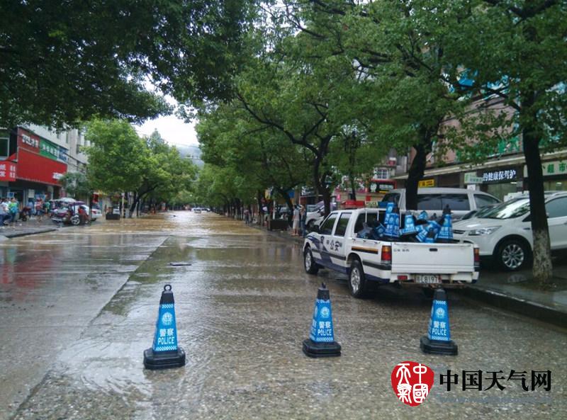 湖北梅雨期第三轮强降水致多地严重内涝