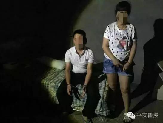 温州2名卖淫女和嫖客性交易当场被抓图