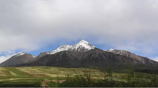 達坂山公路是祁連山腹地深處的一條高海拔備戰公路,堪稱