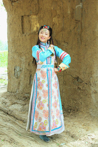 《黄金血道》登陆央视 贡米出色演绎蒙古族公主