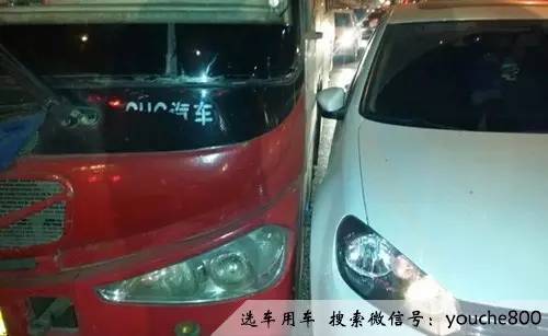 市區為了搶客,發現客人的第一反應就是急剎車,甚至連轉向燈不打就變道