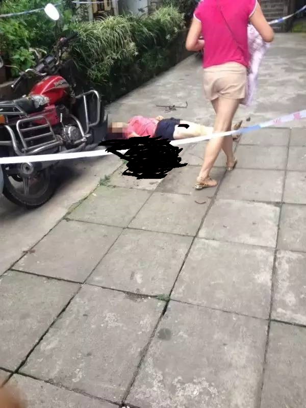 宜宾当街杀死女子图片