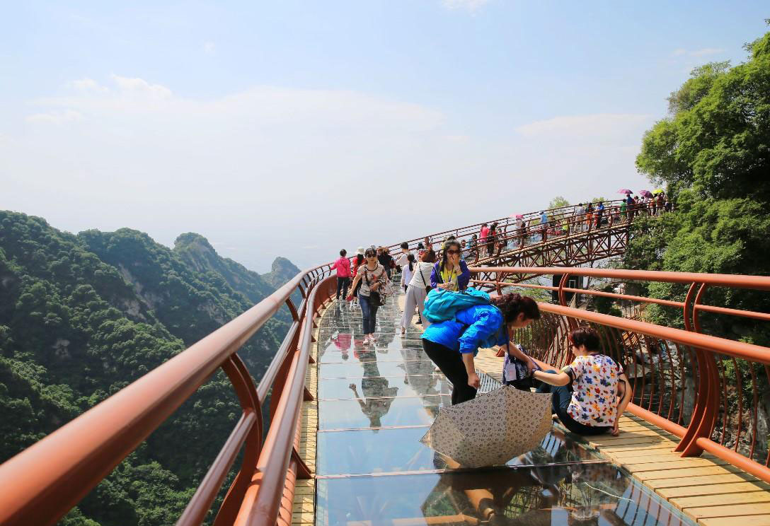 刘家河玻璃栈道图片