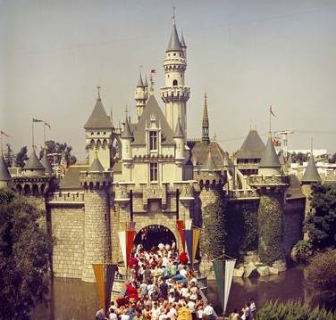1955年的迪士尼乐园影像