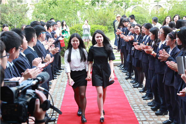 经过了层层关卡的他们无疑是最优秀的天之骄子入读国际学校越来越多的