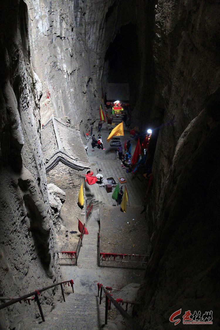 林州:五龙洞怪石嶙峋 溶洞幽穴星罗棋布
