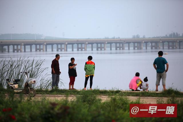 石家庄黄壁庄水库泄洪后滹沱河花海天路还在