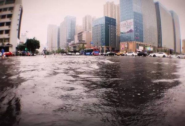 山西暴雨图片图片