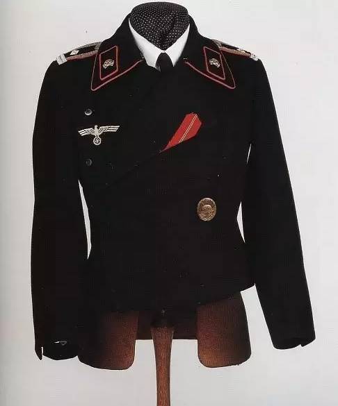 世界上最丑的军服图片