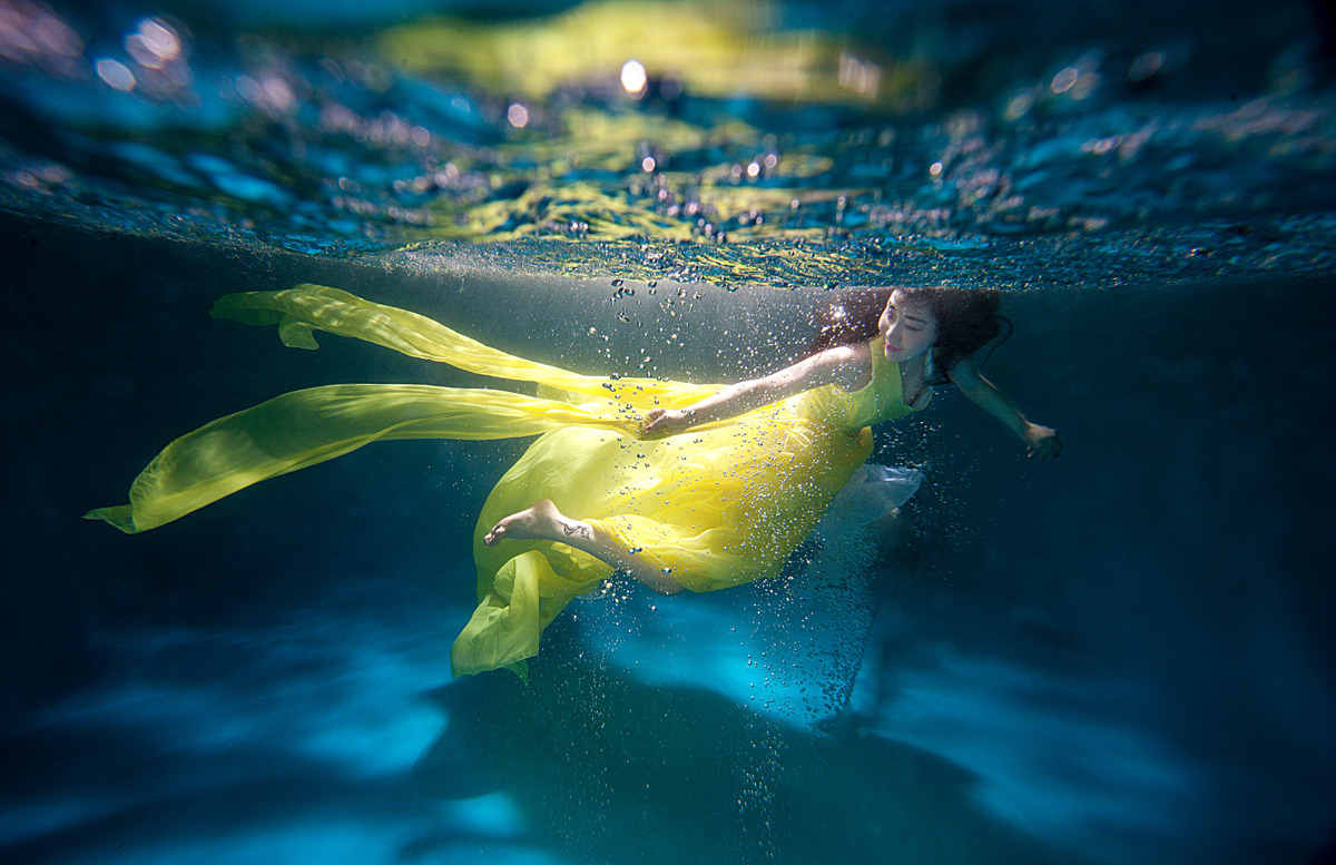 水下妖娆 郑州水下婚纱摄影 自然一派奇幻水下