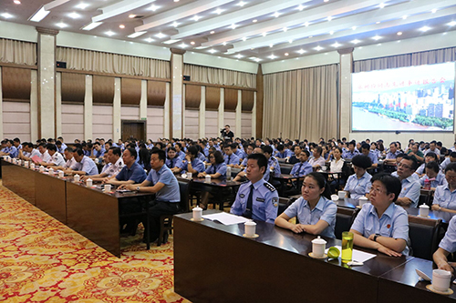 张树俭同志先进事迹首场报告会在兰州市拉开帷幕