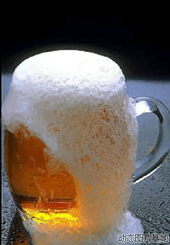 喝啤酒喷出来的动图图片