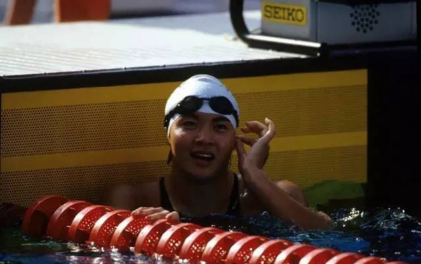 中國游泳選手莊泳在巴塞羅那奧運會女子100米自由泳中奪得金牌