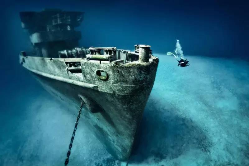 全球沉船潜水圣地指南寂静中拥抱二战遗迹