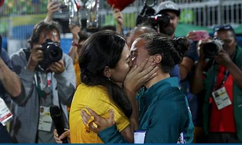 秦凯奥运现场求婚何姿!中国体育就需要这种浪漫!