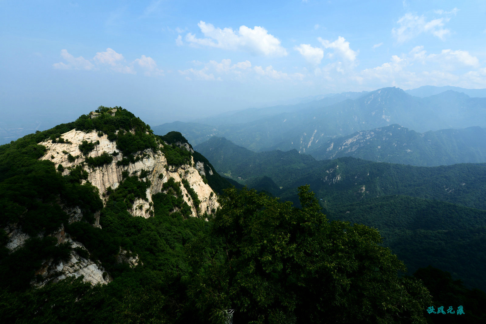 南五台山巅听风揽秦川