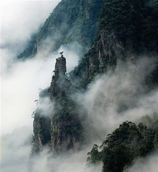 铜仁梵净山太子石景点