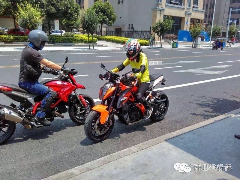 转让成都2015年大贸杜卡迪骇客hypermotard