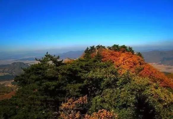 双砬子山城位于英额门镇长春屯村双砬子山东端山顶上,山高67米,山城