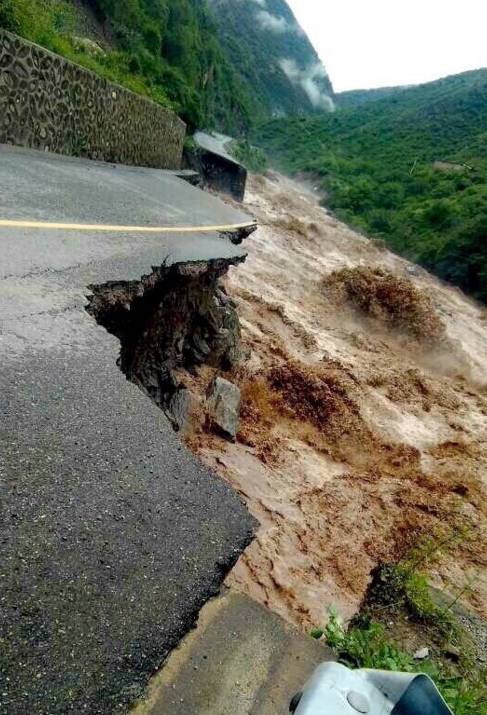 川藏公路最危险路段图片